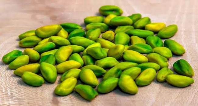 مغز پسته سبز سورت نشده با کیفیت متوسط